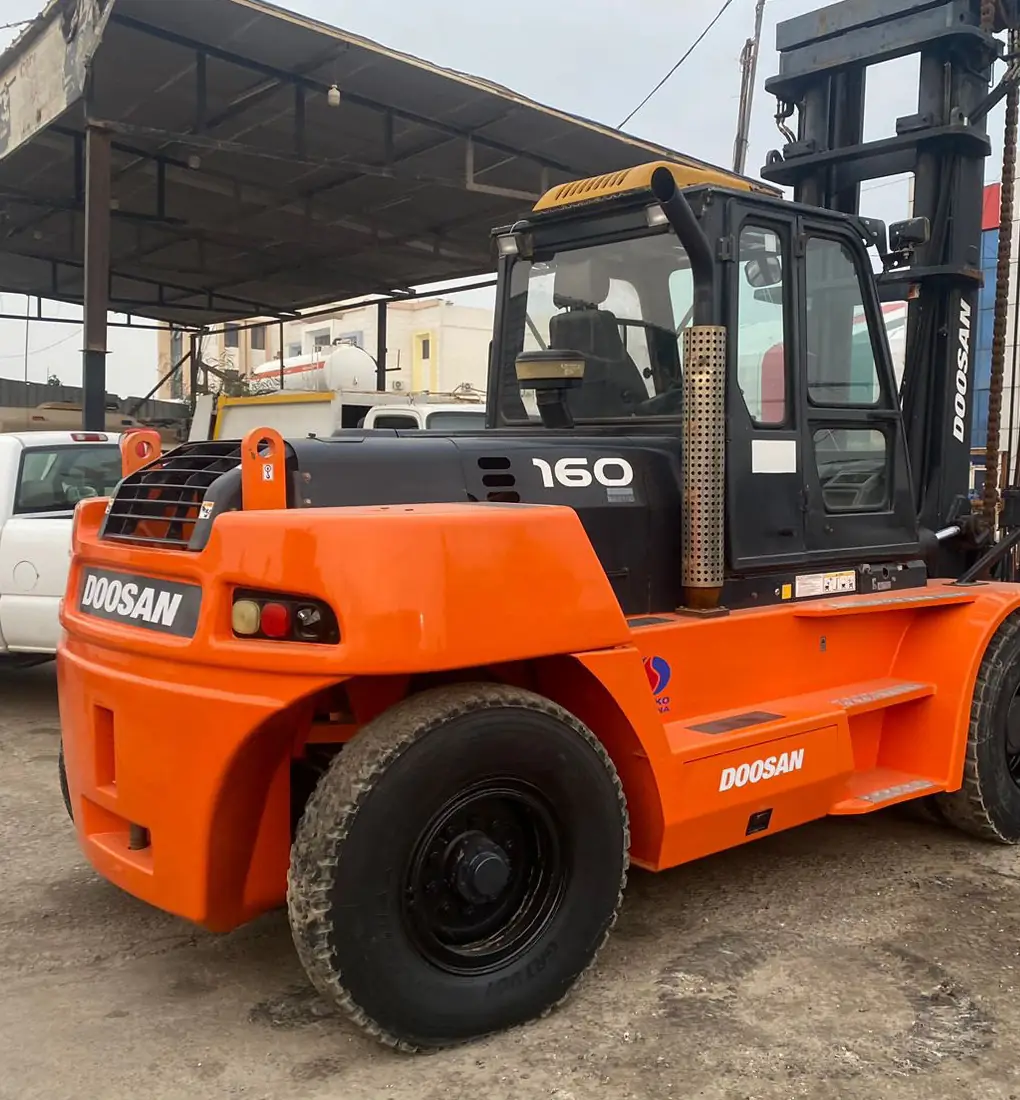 Doosan heavy forklift