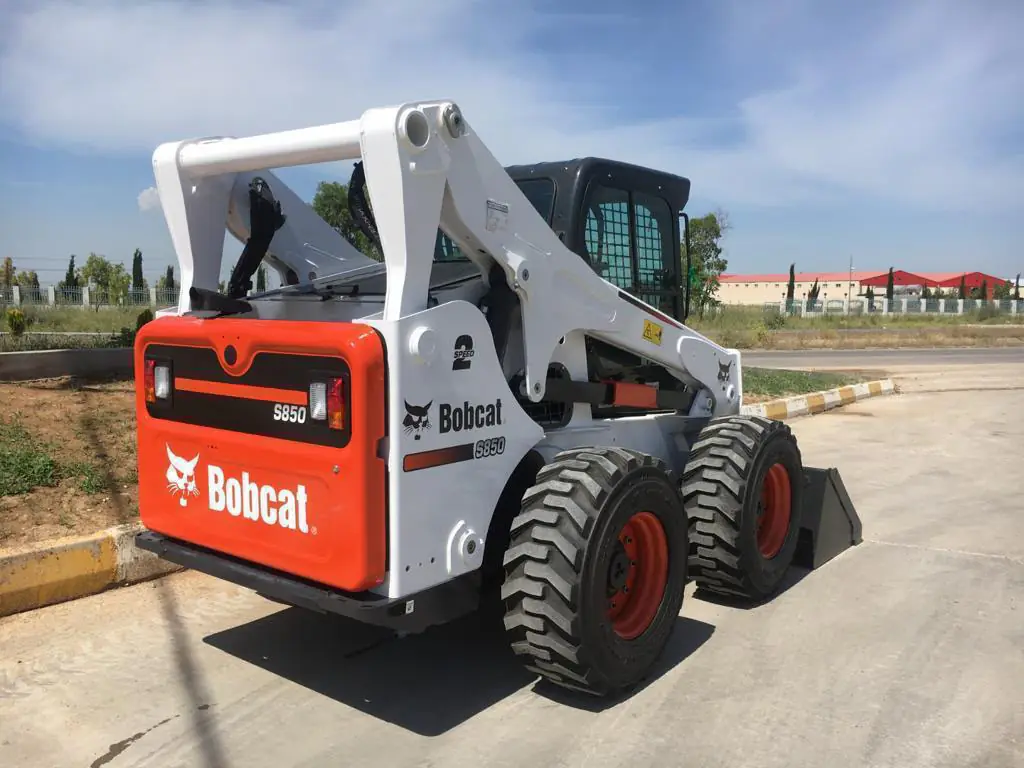 Bobcat S850 skid-steer loader